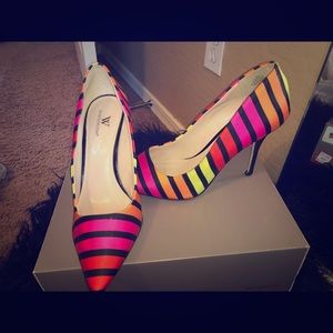 COLORFUL HEELS! 🌈